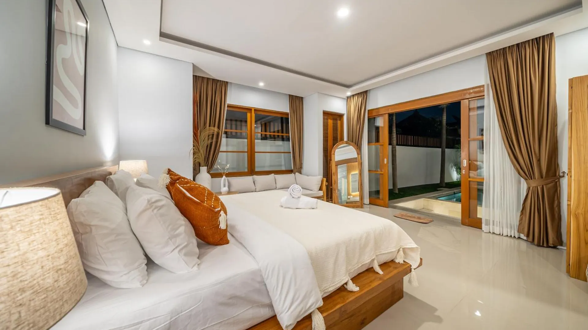 Limited Offer! Stunning New 2Br Villa With Large Pool - Canggu Escape!  Canggu (Bali)