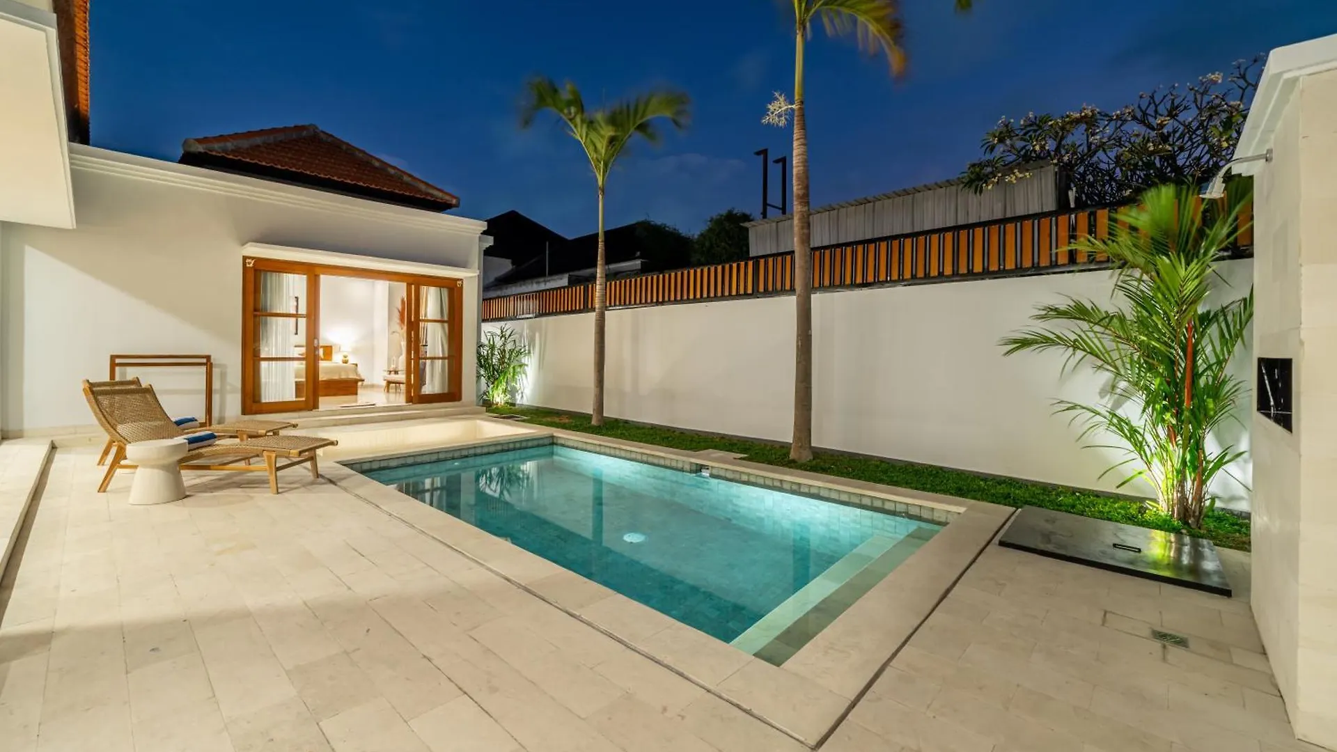 Limited Offer! Stunning New 2Br Villa With Large Pool - Canggu Escape!